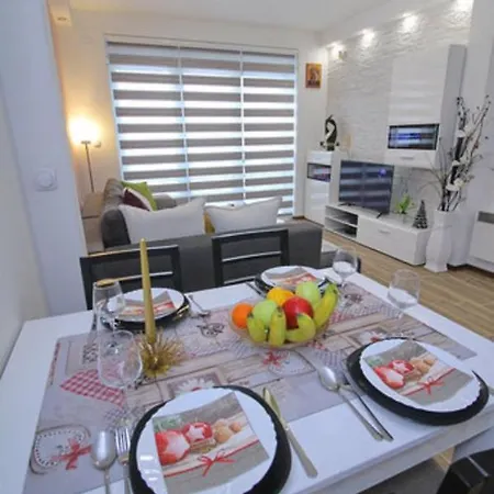 דירה Fantastiko Lux 2 *