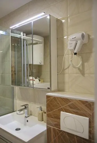 Διαμέρισμα Fantastiko Lux 2 *