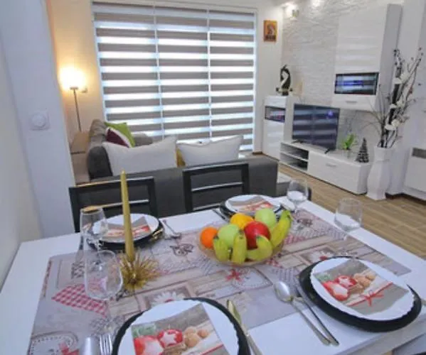 Διαμέρισμα Fantastiko Lux 2 *